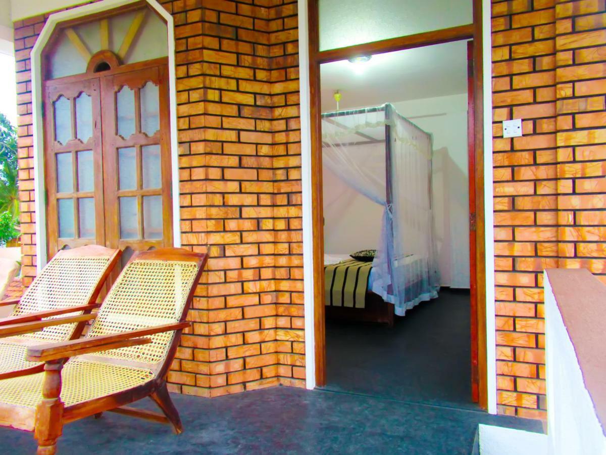 Shanika Beach Inn Tangalle Extérieur photo